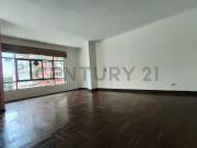 ¡Oportunidad Única! Oficina Administrativa en el Corazón...