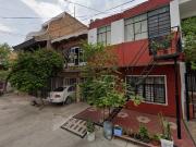 OPORTUNIDAD ÚNICA! REMATO CASA EN TEODOMIRO MANZANO,...