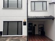 Oportunidad única. vendo bonita casa en conjunto cerrado...