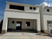 ¡Oportunidad única! Vendo hermosa casa en Fracc. Lomas...
