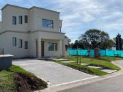 OPORTUNIDAD VENTA CASA CATEGORÍA A ESTRENAR PILAR