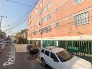 Oportunidad ! Venta de Ampliio Departamento en Remate...