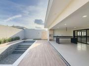 OPORTUNIDADE! CASA NOVA, TÉRREA, 4 STS, PISCINA, COND....