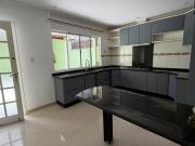 Oportunidade Casa Sobrado em Condomínio Village Santa...