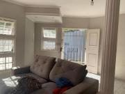 Oportunidade Casa Sobrado Martim de Sá 2 Dormitórios 175m²