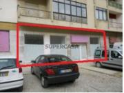 OPORTUNIDADE DE INVESTIMENTO Loja com Terraço e...