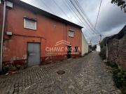 Ilha em campanhã com 11 Casas e 3 comércios e terreno...