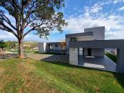 Oportunidade em condomínio! Casa com 04 quartos á venda !