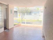 Oportunidade Imperdível: Casa Térrea à Venda com 3...