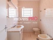 Oportunidade no Brooklin Casa ampla, reformada e muito...