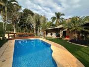 Oportunidade ! Porteria Fechada! Casa com 04 suites à...