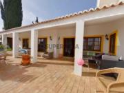 Oportunidade: Quinta com excelente vivenda com vista mar