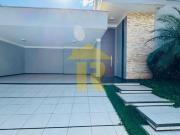 Oportunidade única: Casa com 3 suítes e 5 vagas na...