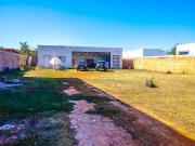 OPORTUNIDADE Única, lote com edícula no Condomínio Prive...