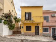 Oportunidade unica. três assoalhadas e sótão!