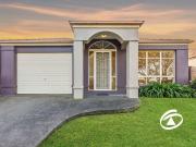 OPPOSITE PARKLANDS & SPORTING FIELDS