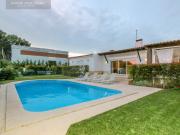 Óptima moradia térrea V5 com jardim e piscina