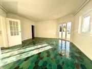 Óptimo T3 sem móveis com muita luz