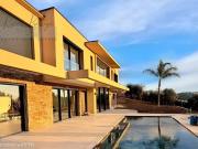 OPIO: Contemporaine dans domaine privé avec vue sur le...