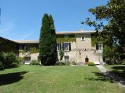 Orange, belle propriété de caractère avec jardin et piscine