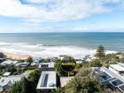 Original Cottage on 860m2 Block, Only Moments From the Beach