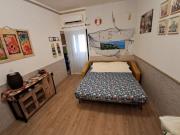 ORTIGIA:PRESSI C.SO MATTEOTTI MONOLOCALE + SERVIZI ARREDATO