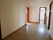 Orvieto centro Vendesi ampio appartamento con balcone...