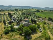 Orvieto, situata in posizione panoramica si trova un...