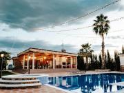 Os presentamos esta exquisita finca de segunda mano....