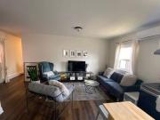 Ossington Ave Bloor St W Top Floor Toronto ON M6G 3V1 3...