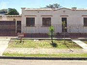 ÓTIMA CASA DE ESQUINA, RESIDENCIAL/COMERCIAL. NO JARDIM...