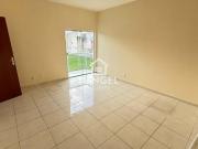 Ótima casa em condomínio fechado com portaria 24 horas!