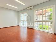 Ótima Casa Reformada, 231M², Venda / Aluguel, 5 Quartos,...