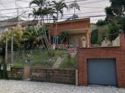 Ótima Casa três dormitórios e uma suíte!