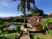 Ótima chácara em Itapecerica da Serra com piscina