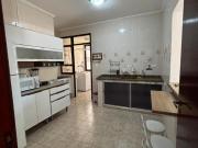 Ótima localização central apto com 02 dorms, 01 suíte,...