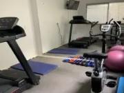 Ótimo apto de 1 quarto, sofás, armários, box no quarto...