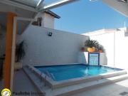 Ótimo sobrado a 300 ms da praia à venda em Peruíbe