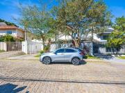 Ótimo sobrado em condomínio fechado, excelente loc