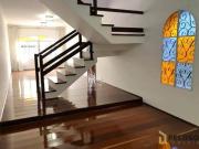 Ótimo sobrado reformado com 459m² de área construída,...