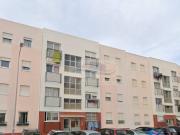 Ótimo T2 usado, com boas áreas, junto à esquadra da PSP...