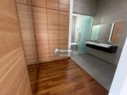 Over 500 trees in total, over 5 years old 80% cats 猫山王...