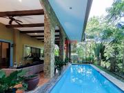 Overlooking 4 Bedroom House for Rent in Maria Luisa Park