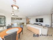 Oversized 3 bedroom apartment with double parking –...