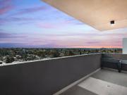 Oversized Apartment With Scenic Views and Ultimate...