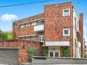 Oversized Art Deco Apartment with Leafy Outlook &...