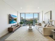 Oversized CBD Apartment With Escarpment Views