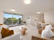 Oversized Eastern Hill Apartment with Lush Tropical Outlook