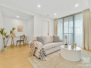 Oversized luxury 2 bedroom apartment plus study in Green...