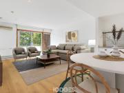 Oversized North Facing Beauty In The Heart Of The Action